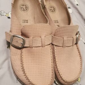 Light pink Birkenstock slides
